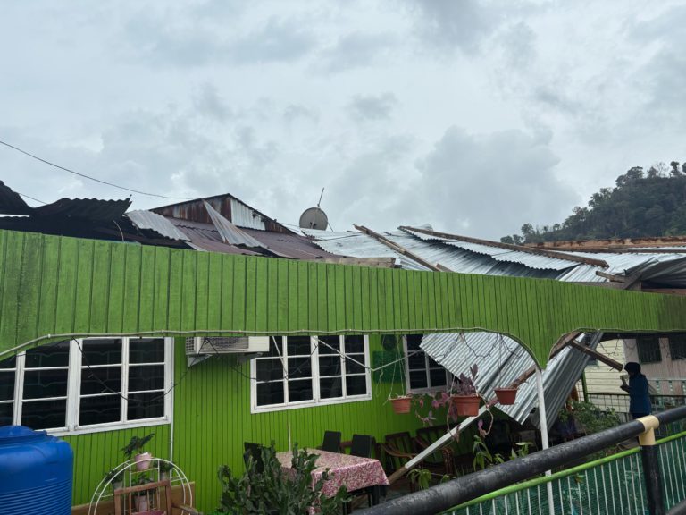 Tiga rumah rosak akibat dilanda puting beliung di Sandakan