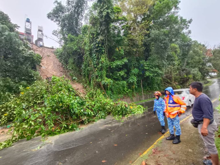 12 kes pokok tumbang, tanah runtuh di Sandakan