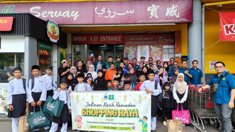PBNS santuni anak yatim, pelajar dalam program ‘Shopping Raya’