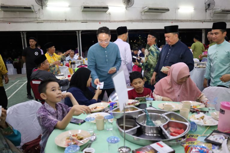 165 penerima terima sumbangan di DUN Lamag