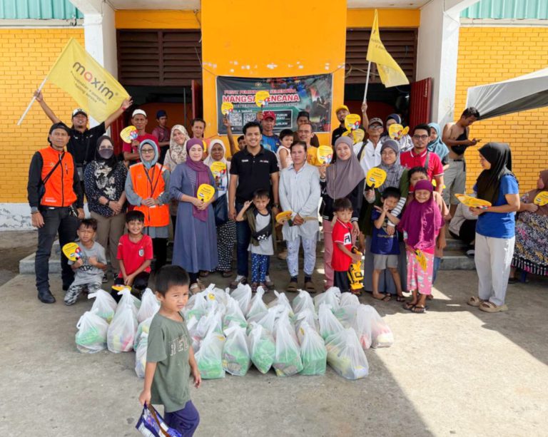 50 keluarga mangsa kebakaran terima bantuan Ramadan dari Maxim E-hailing