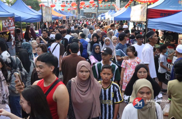 Bazar Ramadan terus jadi tumpuan, meskipun terdapat kenaikan harga