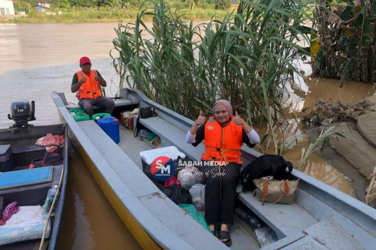 Calon STPM redah arus deras banjir bersama bapa untuk duduki peperiksaan