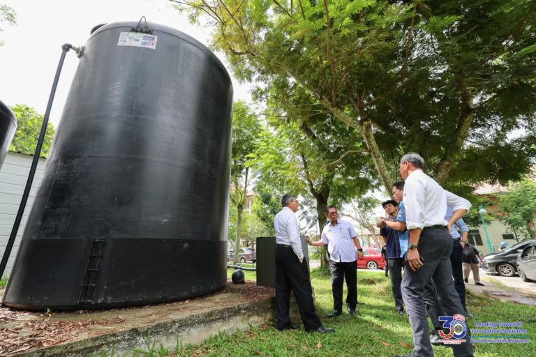 Sabar, jangan burukkan nama universiti – Mustapha