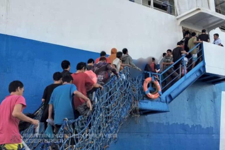 670 PATI warganegara Filipina dipulangkan melalui Pelabuhan Sandakan