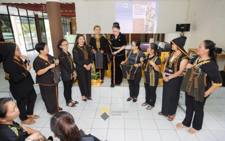 Bengkel pemurnian perhalusi pakaian tradisi Tambunan