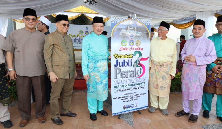 Hajiji lancar Karnival Jubli Perak Masjid Bandaraya