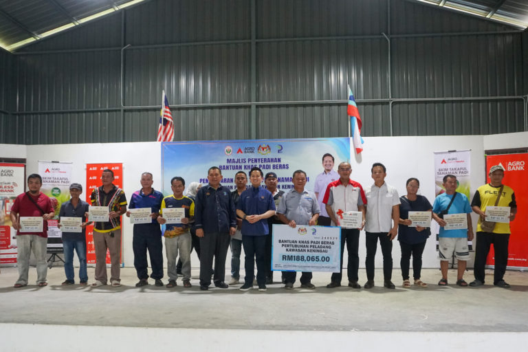 Lebih RM700,000 bantuan khas diagih kepada 5,238 pesawah PPK Keningau, Nabawan