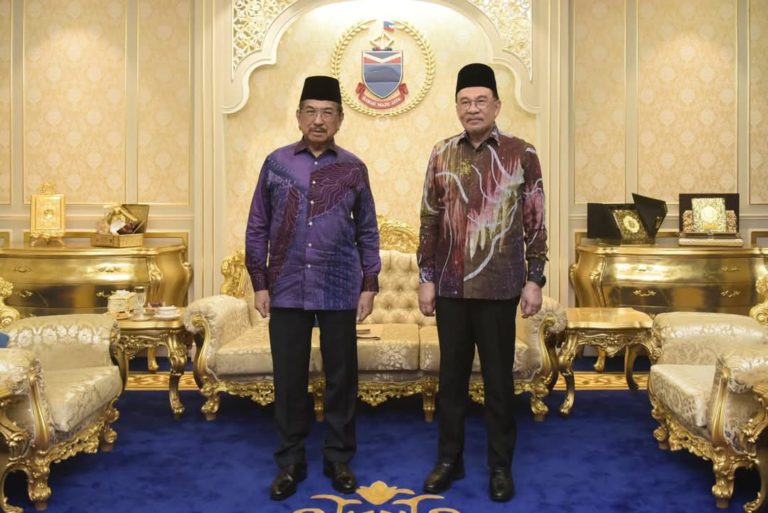Perdana Menteri adakan kunjungan hormat ke atas Tun Musa