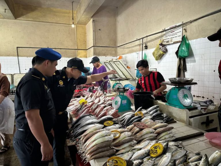 KPDN Sandakan siasat aduan ikan busuk di Pasar Basah Sibuga