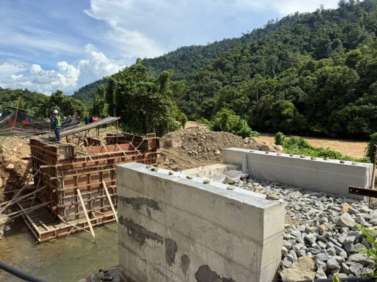 Jambatan Keretapi Tenom-Beaufort dijangka siap hujung Julai