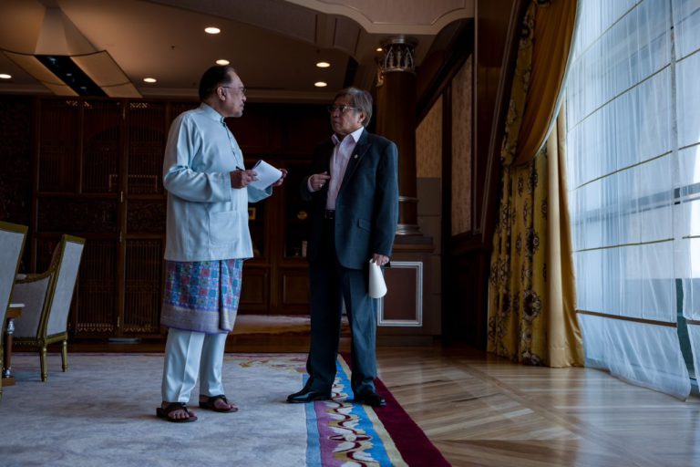 PM, Premier Sarawak sepakat selesai isu PETRONAS, PETROS