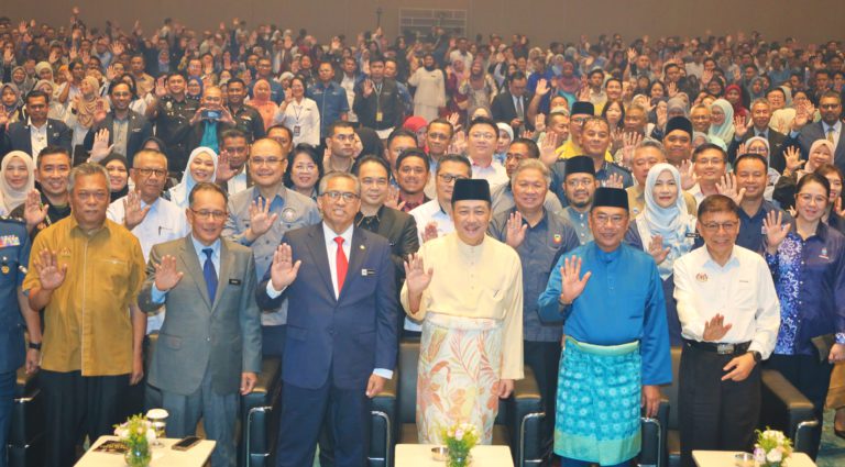 Kerajaan teguh perkasa perkhidmatan awam, pembangunan rakyat