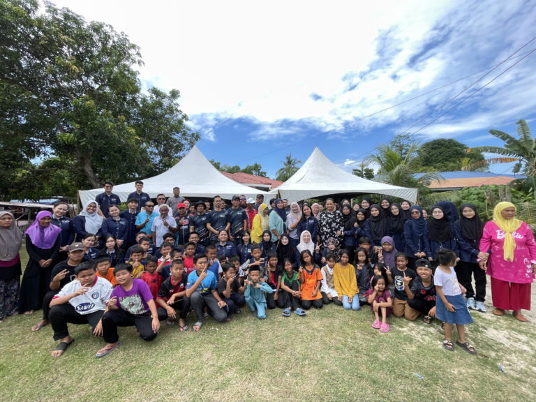 Program Komuniti Jalinan Kasih erat hubungan siswa dan komuniti luar bandar