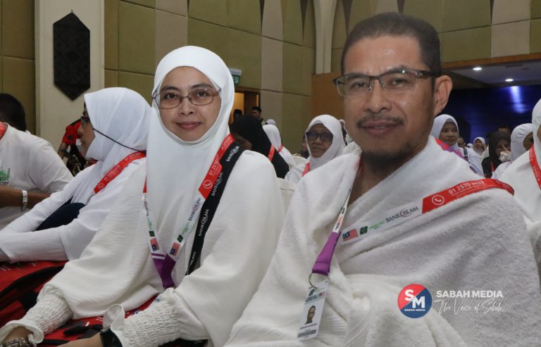 Hajat suami isteri tunai haji bersama selepas hampir 16 tahun tercapai