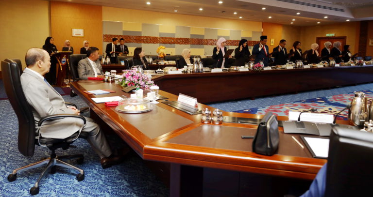 Hajiji mahu lebih ramai wanita terlibat dalam membuat dasar dan keputusan