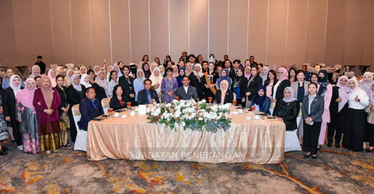 52 usahawan wanita terima geran pembungkusan produk