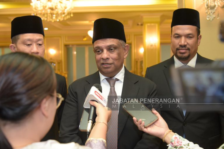 AirAsia rancang latih juruterbang, jurutera tempatan