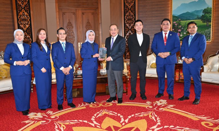 Hajiji terima kunjungan hormat Pengarah baharu LHDN Sabah