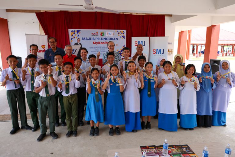 Lebih 2,000 pelajar terima manfaat menerusi inisiatif CSR pendidikan SMJ Energy di Pitas
