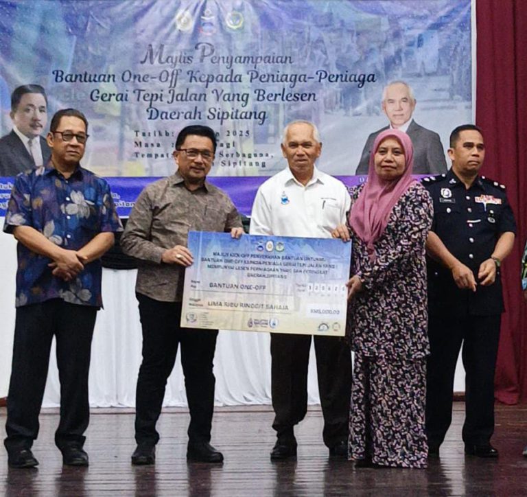 66 peniaga kecil tepi jalan berlesen terima bantuan ‘one-off’ Kerajaan Negeri