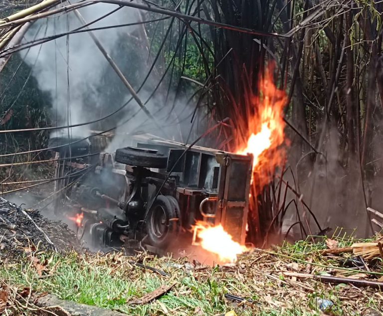 Dua cedera melecur dalam kebakaran lori bawa tong gas di Sandakan