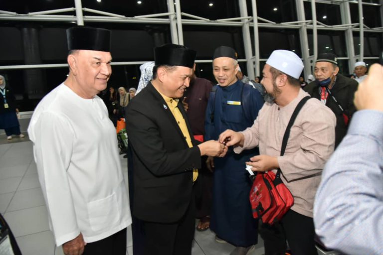 Kumpulan pertama jemaah haji Sabah selamat tiba di tanah air