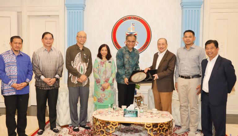 Hajiji terima kunjungan hormat Menteri Kesihatan