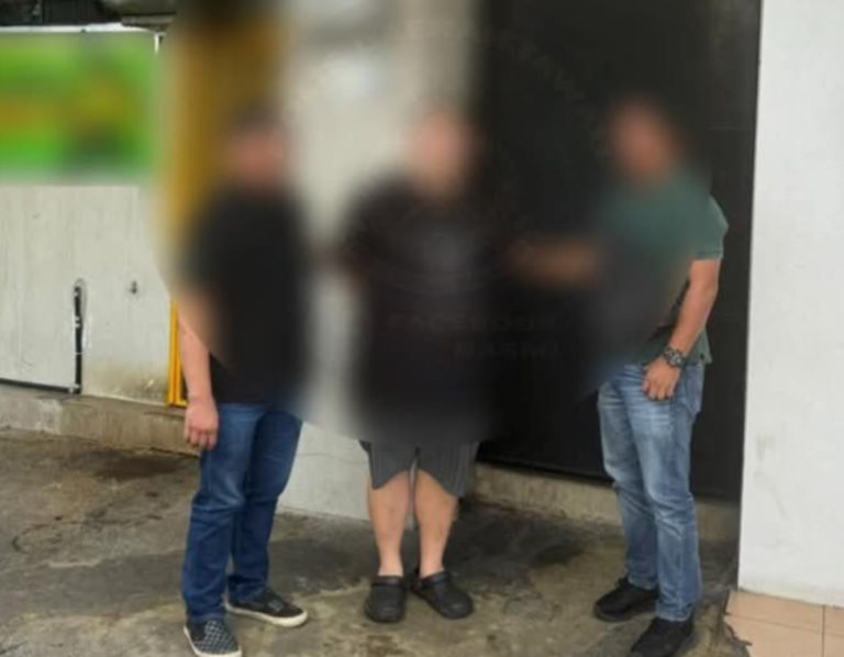 Lelaki cedera dipukul guna mug kaca