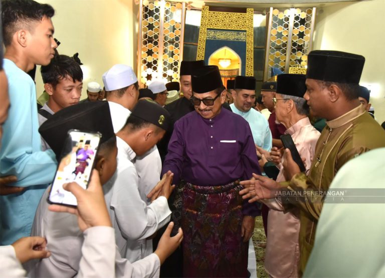 Tun Musa sertai 5,000 umat Islam tunai solat sunat Aidiladha di Masjid Negeri