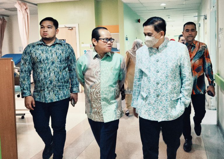 MUIS, TPNS salur sumbangan kepada waris Zara Qairina