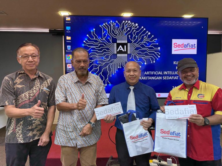 Sedafiat perkasa kakitangan dengan teknologi AI