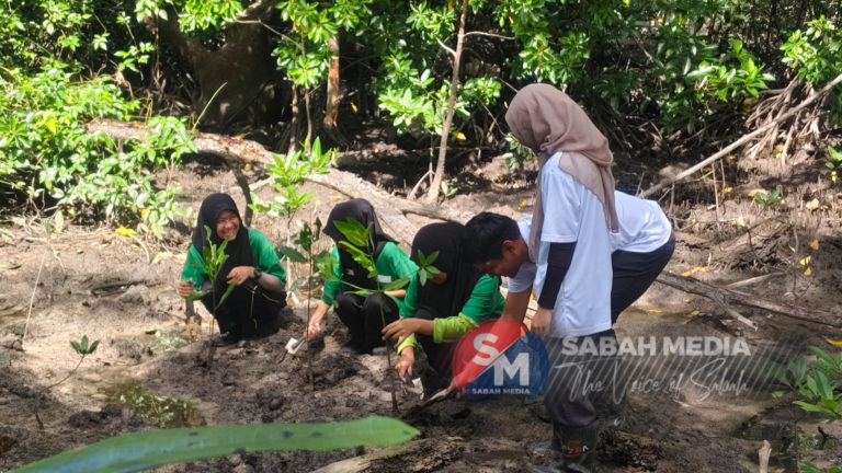 Tanam pokok, tanam kesedaran: Misi hijau pelajar bermula