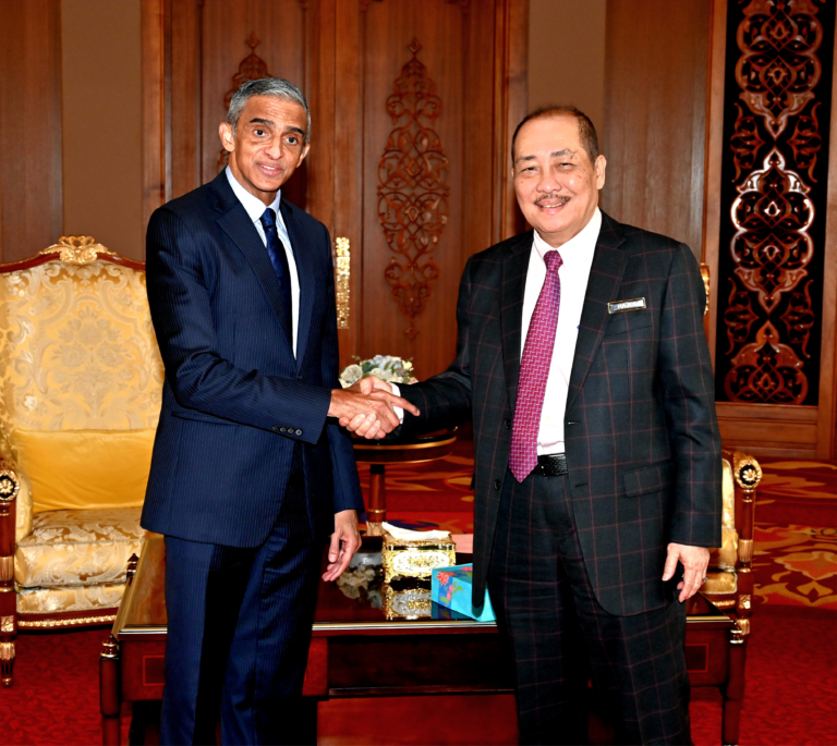 Hajiji terima kunjungan Pesuruhjaya Tinggi Singapura 