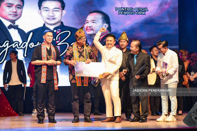 ‘Hangadon Zou’ rai anugerah juara lagu SabahVFM 2025