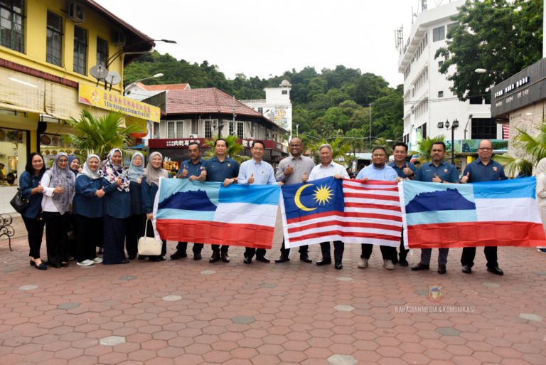 80 kedai di Jalan Gaya terima Jalur Gemilang, Bendera Sabah