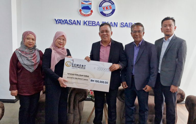 CIS sumbang RM100,000 kepada Yayasan Kebajikan Sabah