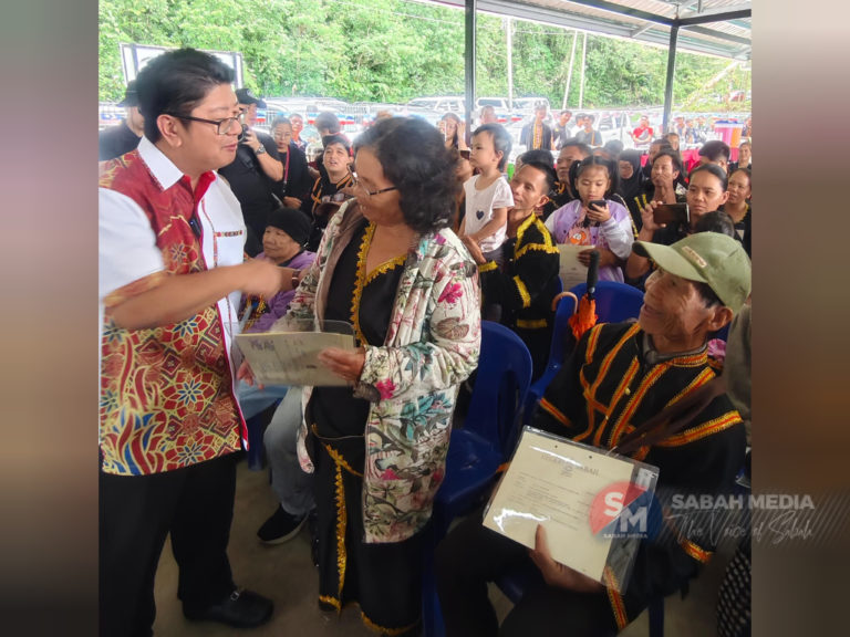 91 penduduk Kg Togudon bersyukur terima geran tanah di bawah Program PANTAS
