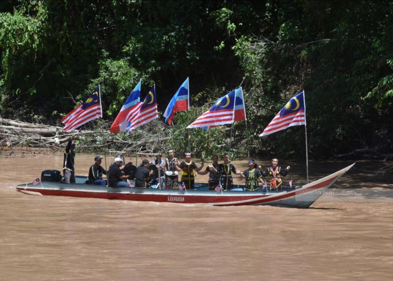 14 perahu berhias meriahkan sambutan kembara merdeka di Pagalungan