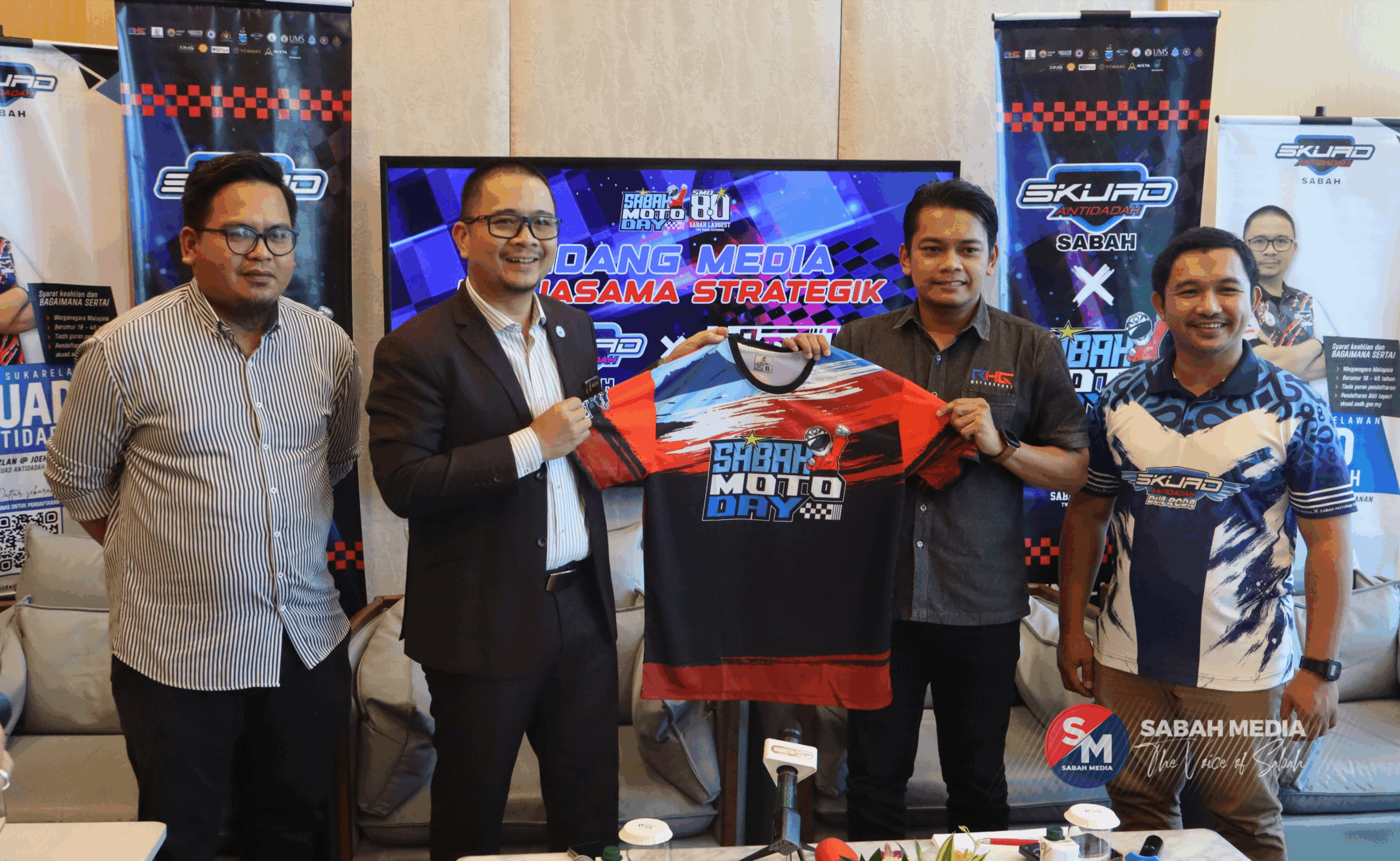 Picsart_25-08-05_19-09-49-275