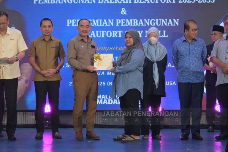 572 penduduk terima geran tanah, Beaufort City Mall jadi mercu pembangunan baharu