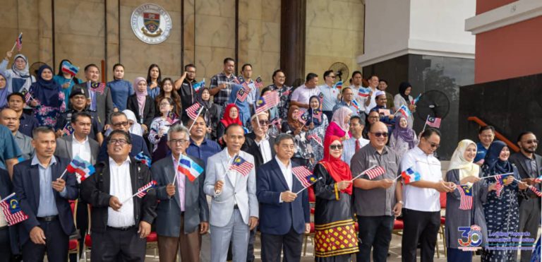 UMS semarak Hari Malaysia, lancar majalah rasmi ‘UMS Pulse’