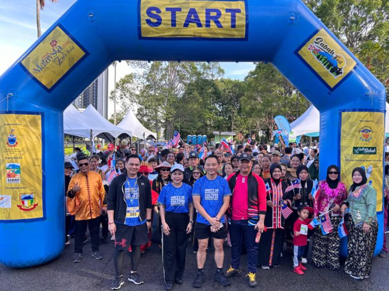 Warna-warni budaya meriahkan perarakan di Taman Ujana Rimba Tropika