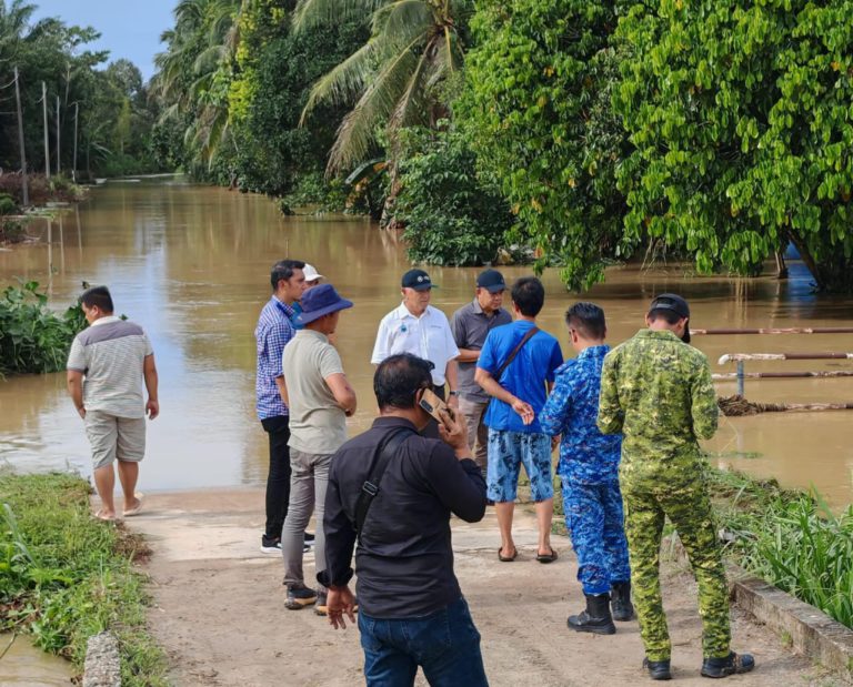 Banjir Sipitang: ADUN Sindumin lawat PPS dan kampung terjejas