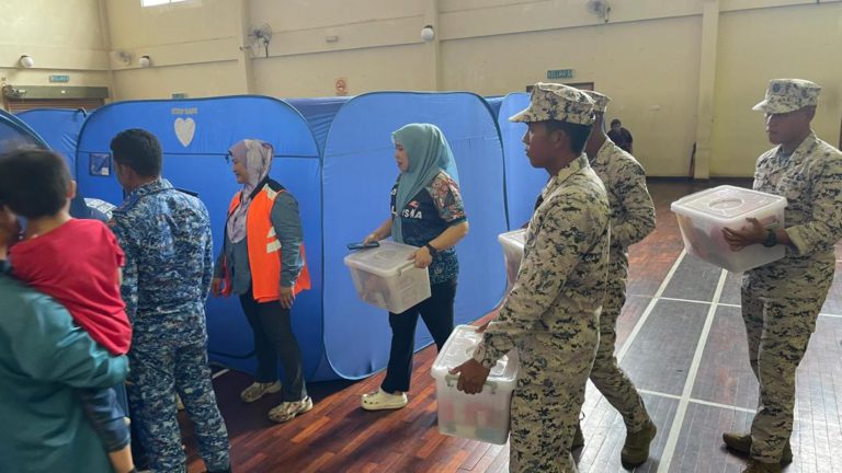 Maritim Malaysia bantu pemindahan mangsa banjir di Papar