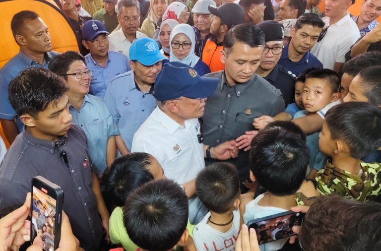 PMX turun padang, dengar rintihan mangsa banjir di Penampang