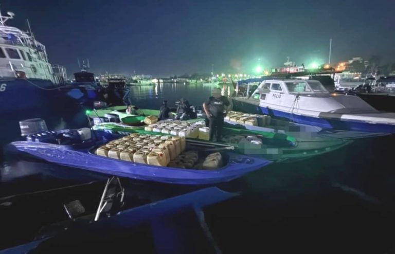 Rumah atas air jadi stor minyak seludup digempur PPM