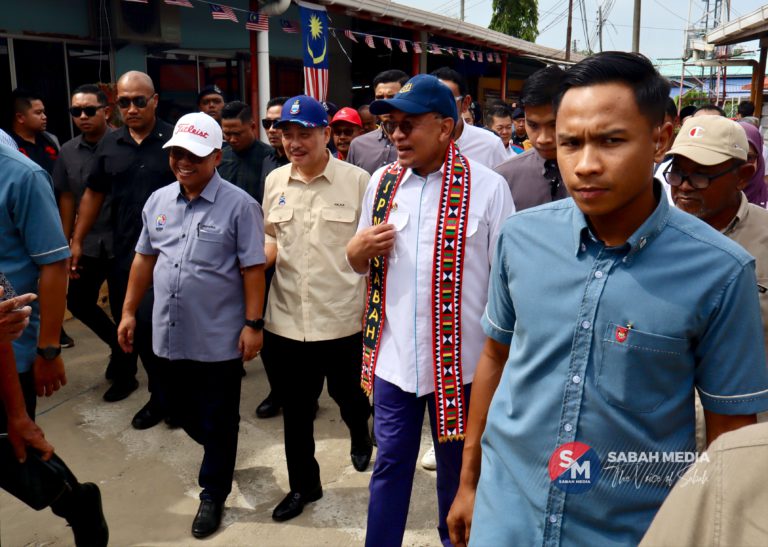 Pasca Banjir : Perdana Menteri lawat SK Rampayan