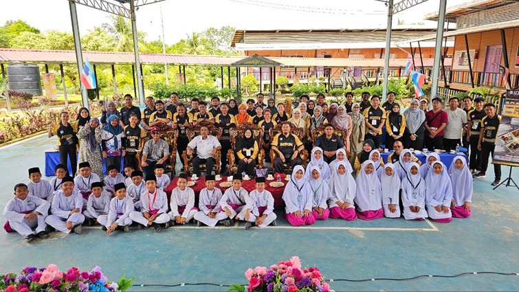 SMARTCOM perkasa teknologi dan ilmu komuniti Pulau Sebatik