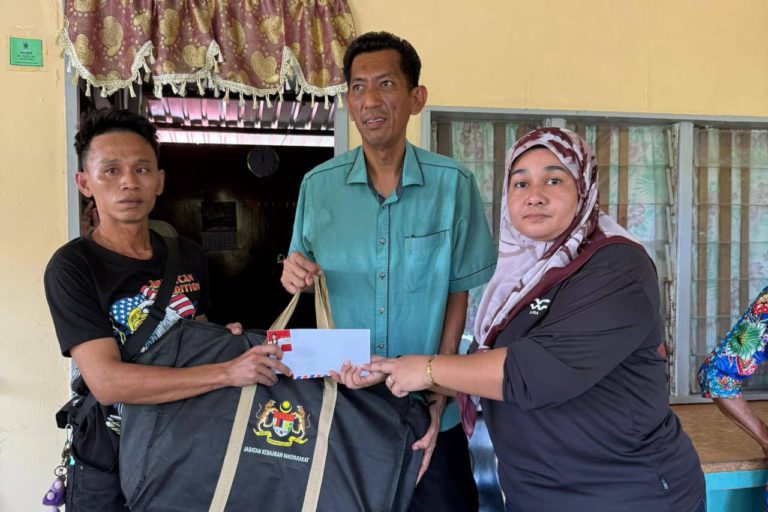 Vivian Wong salur bantuan segera kepada  mangsa kebakaran Kampung Mangkalinau